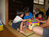 ςoĂ,̂ɎXW3l.(炵N,肭,܂肠j