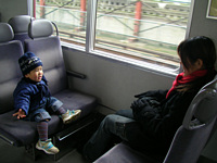 「どこまで乗ろうか?」「生駒まで行こうか?」「特急も乗ろうか?」なんて会話が.