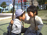 大好きなげんた君と遊んでる時はこんな悪ガキの笑顔です(*^^*)