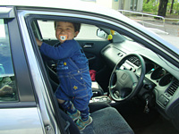 ŋߎԂ~܂ƐΑO̍Ȃł炵܂.ĂԂOɍs`XƂĂ܂.