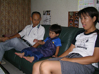 ΂񂪔ĂꂽXL[p̃Y{CɓāAĂΒEȂ.