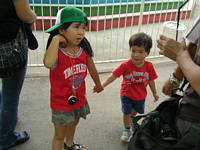 ł񂪗̎ĎX蕨ɗUĂꂽ.