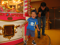 tenLb`[̎ŗxĂ͂Ⴎ܂܂Ƃ肭.l猩犮ςȐeqł.