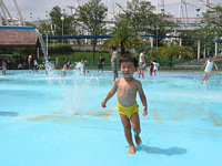 おろちランドで水遊び.気持ちいい!今年最後の水遊びかな?