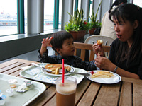 ܂܂ςȊ炵Ăт肵Ă̂,肭P`bvwɂăzbgP[LɓhĐHׂ悤ƂĂ邩ł.