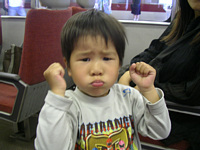 最近流行のりくの怒り顔.本当に怒ってるのではなく,「プンプン」と言いながらこんな顔して喜んでるのです.