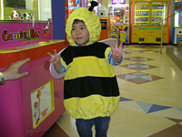 プリクラの変身コスチュームで蜂に変身!似合ってる♪