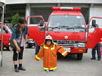 これじゃ消火活動できませんなぁ.