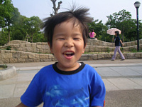 長居公園で汗だくになって大はしゃぎで遊ぶりく.